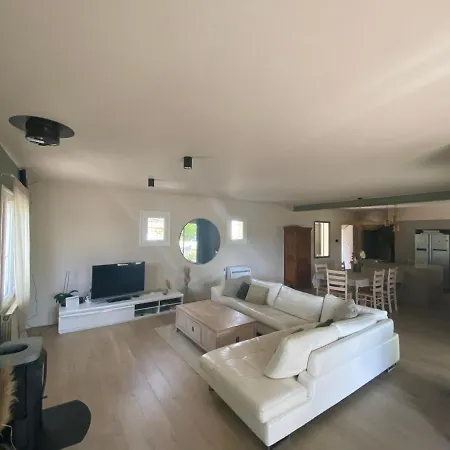 Et Piscine Privatives Avec Magnifique Parc Villa *