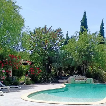 Et Piscine Privatives Avec Magnifique Parc Villa Monteux