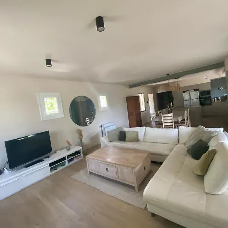 Et Piscine Privatives Avec Magnifique Parc Villa